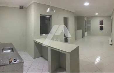 Imagem: A casa possui 2 Dormitórios, 2 Banheiros, 85m² de Área e