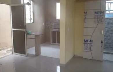 Imagem: A casa possui 2 Dormitórios, 1 Banheiro, 2 Vagas na garagem