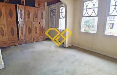 Imagem: A casa possui 3 Dormitórios, 2 Banheiros, 3 Vagas na garagem