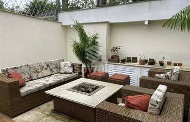 Imagem: A casa possui 4 Dormitórios, 5 Banheiros, 3 Vagas na garagem