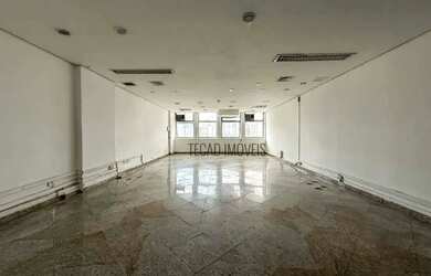 Imagem: O depósito possui 1 Vaga na garagem, 100m² de Área e está