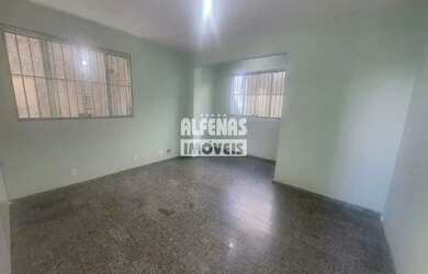 Imagem: O depósito possui 33m² de Área e está localizado em Glória