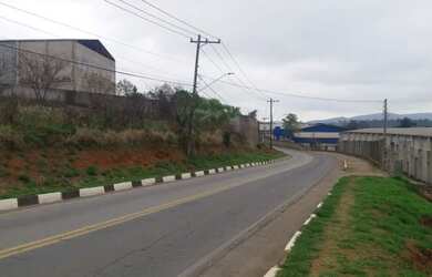 Imagem: O terreno possui 4.650m² de Área e está localizado em Agua