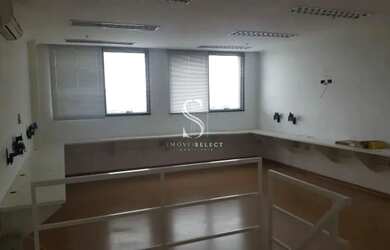 Imagem: O depósito possui 2 Vagas na garagem, 100m² de Área e está