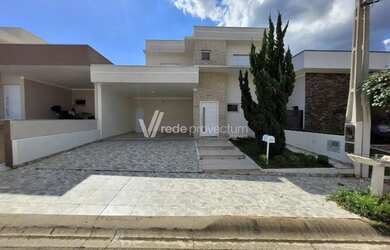 Imagem: A casa em condomínio possui 3 Dormitórios, 5 Banheiros, 4