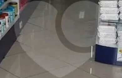 Imagem: O depósito possui 2 Vagas na garagem, 162m² de Área e está