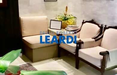 Imagem: O depósito possui 2 Vagas na garagem e 60m² de Área e está