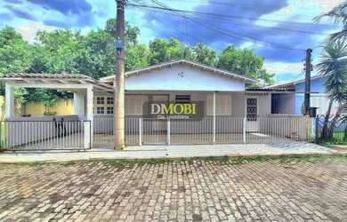 Imagem: A casa possui 2 Dormitórios, 1 Banheiro, 1 Vaga na garagem