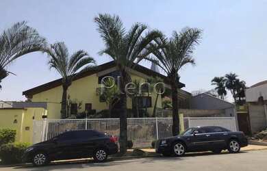 Imagem: A casa possui 4 Dormitórios, 4 Banheiros, 5 Vagas na garagem