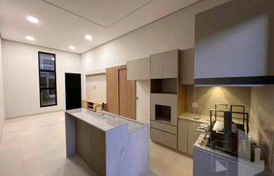 Imagem: A casa em condomínio possui 3 Dormitórios, 2 Banheiros, 2