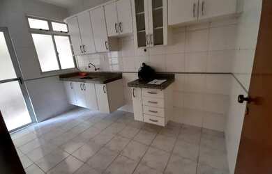 Imagem: O apartamento possui 2 Dormitórios, 2 Banheiros, 2 Vagas na