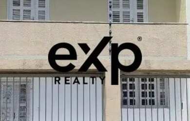 Imagem: A casa em condomínio possui 3 Dormitórios, 3 Banheiros, 2