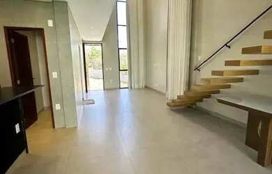 Imagem: A casa em condomínio possui 3 Dormitórios, 3 Banheiros, 2