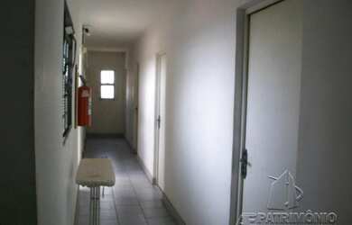 Imagem: A casa possui 1 Dormitório, 5 Banheiros, 5 Vagas na garagem