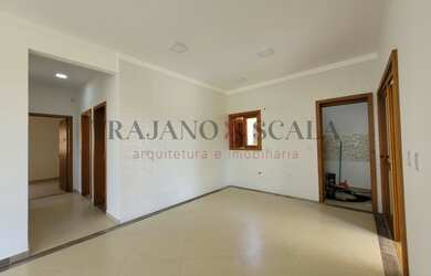 Imagem 6: Linda residência, frente Norte, localizada no balneário Vista Alegre...