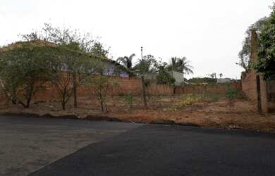 Imagem: O terreno possui 492m² de Área e está localizado em Brotas