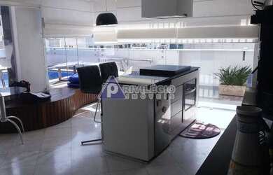 Imagem: O apartamento na cobertura possui 3 Dormitórios, 2 Banheiros