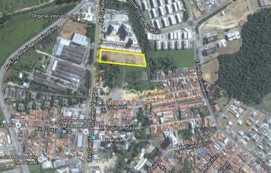 Imagem: O terreno possui 13710m² de Área e Imóvel novo e está localizado