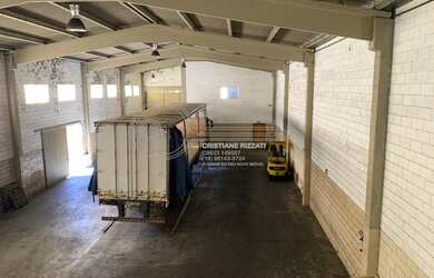 Imagem 1: Galpão/Depósito/Armazém para aluguel e venda possui 700 metros quadrados