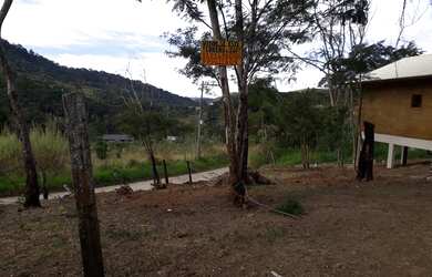 Imagem: O terreno possui 267m² de Área e está localizado em Amparo