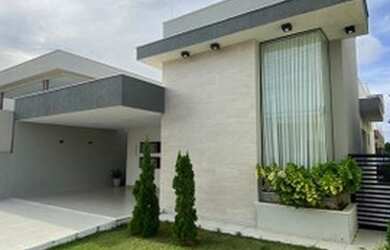 Imagem: A casa possui 3 Dormitórios, 3 Banheiros, 4 Vagas na garagem