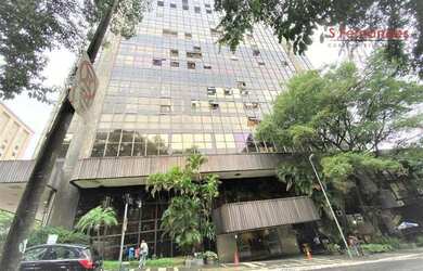 Imagem: O depósito possui 2 Vagas na garagem, 300m² de Área e está