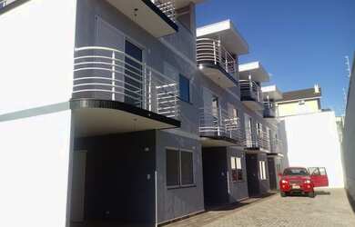 Imagem: A casa em condomínio possui 3 Dormitórios, 3 Banheiros, 3