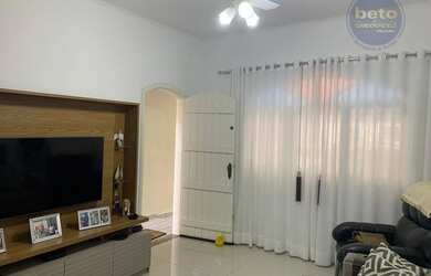 Imagem: A casa possui 3 Dormitórios, 4 Banheiros e 120m² de Área