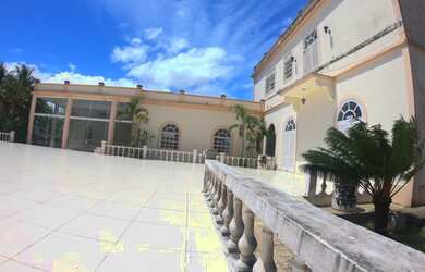 Imagem: A casa possui 5 Dormitórios, 5 Banheiros, 5 Vagas na garagem