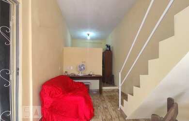 Imagem: A casa possui 2 Dormitórios, 1 Banheiro, 1 Vaga na garagem