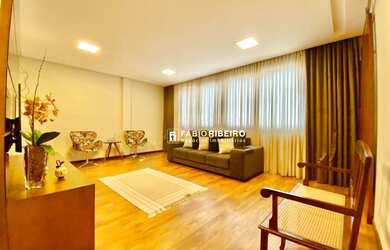 Imagem: A casa possui 3 Dormitórios, 1 Banheiro, 2 Vagas na garagem