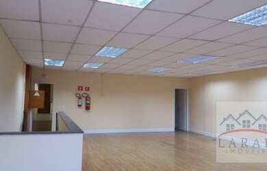 Imagem: O depósito possui 800m² de Área e está localizado em Alphaville