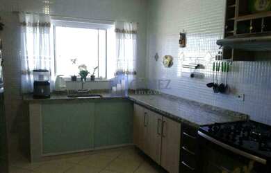 Imagem 3: Casa Padrão. Imóvel novo, 150m² de Área, 4 Vagas na garageme2 Dormitórios