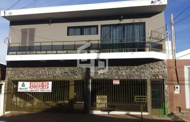 Imagem: A casa possui 4 Dormitórios, 4 Banheiros, 3 Vagas na garagem