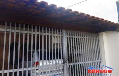 Imagem: A casa possui 2 Dormitórios, 1 Banheiro, 1 Vaga na garagem