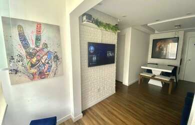 Imagem: O apartamento possui 2 Dormitórios, 1 Banheiro, 1 Vaga na garagem