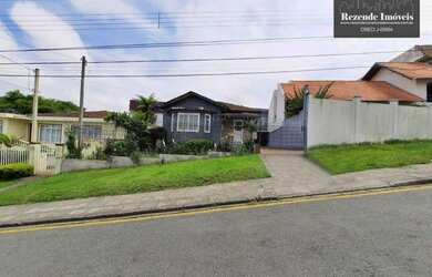 Imagem: O terreno possui 322m² de Área e está localizado em Ahú