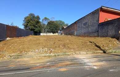 Imagem: O terreno possui 540m² de Área e está localizado em Uvaranas