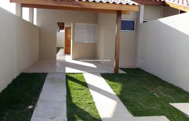 Imagem: A casa possui 2 Dormitórios, 1 Banheiro, 2 Vagas na garagem