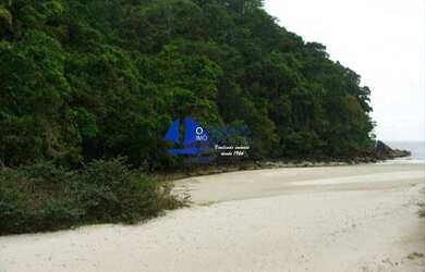 Imagem: A casa em condomínio possui 4 Dormitórios, 3 Banheiros, 2