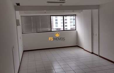 Imagem: O depósito possui 1 Vaga na garagem, 27m² de Área e está