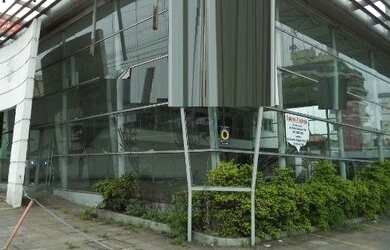 Imagem: O depósito possui 5 Vagas na garagem e 500m² de Área e está