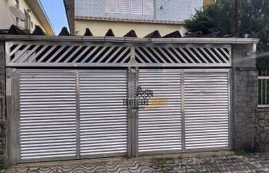 Imagem: A casa possui 3 Dormitórios, 2 Banheiros, 2 Vagas na garagem