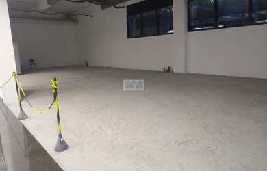 Imagem: O depósito possui 5 Vagas na garagem, 5.500m² de Área e