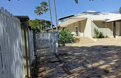 Imagem: A casa em condomínio possui 4 Dormitórios, 5 Banheiros, 5