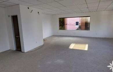 Imagem 3: Sala/Andar para alugar, 759 m² por R$ 25.000/mês - Sussuarana - Salvador/BA