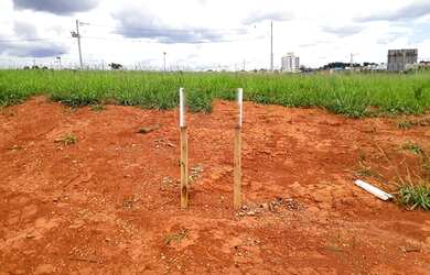 Imagem: O terreno possui 250m² de Área e está localizado em Loteamento