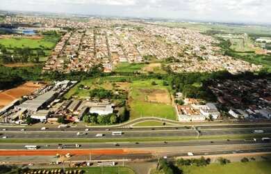 Imagem: O terreno possui 32.763m² de Área e está localizado em Jardim