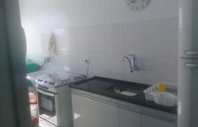 Imagem: O apartamento possui 2 Dormitórios, 1 Banheiro, 1 Vaga na garagem