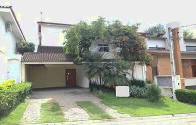 Imagem: A casa em condomínio possui 4 Dormitórios, 5 Banheiros, 2